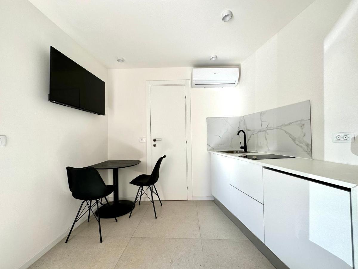 Damir Skomina Apartments Koper Buitenkant foto