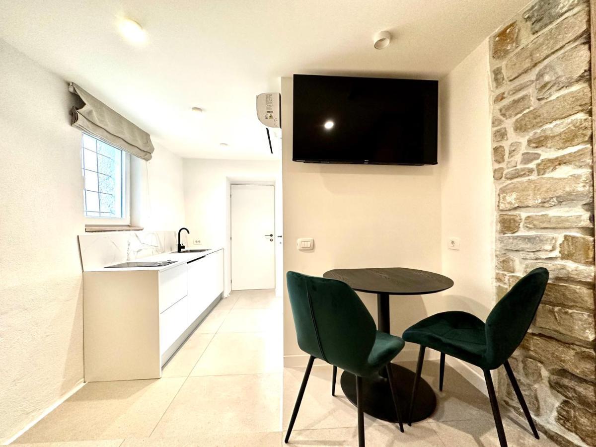 Damir Skomina Apartments Koper Buitenkant foto