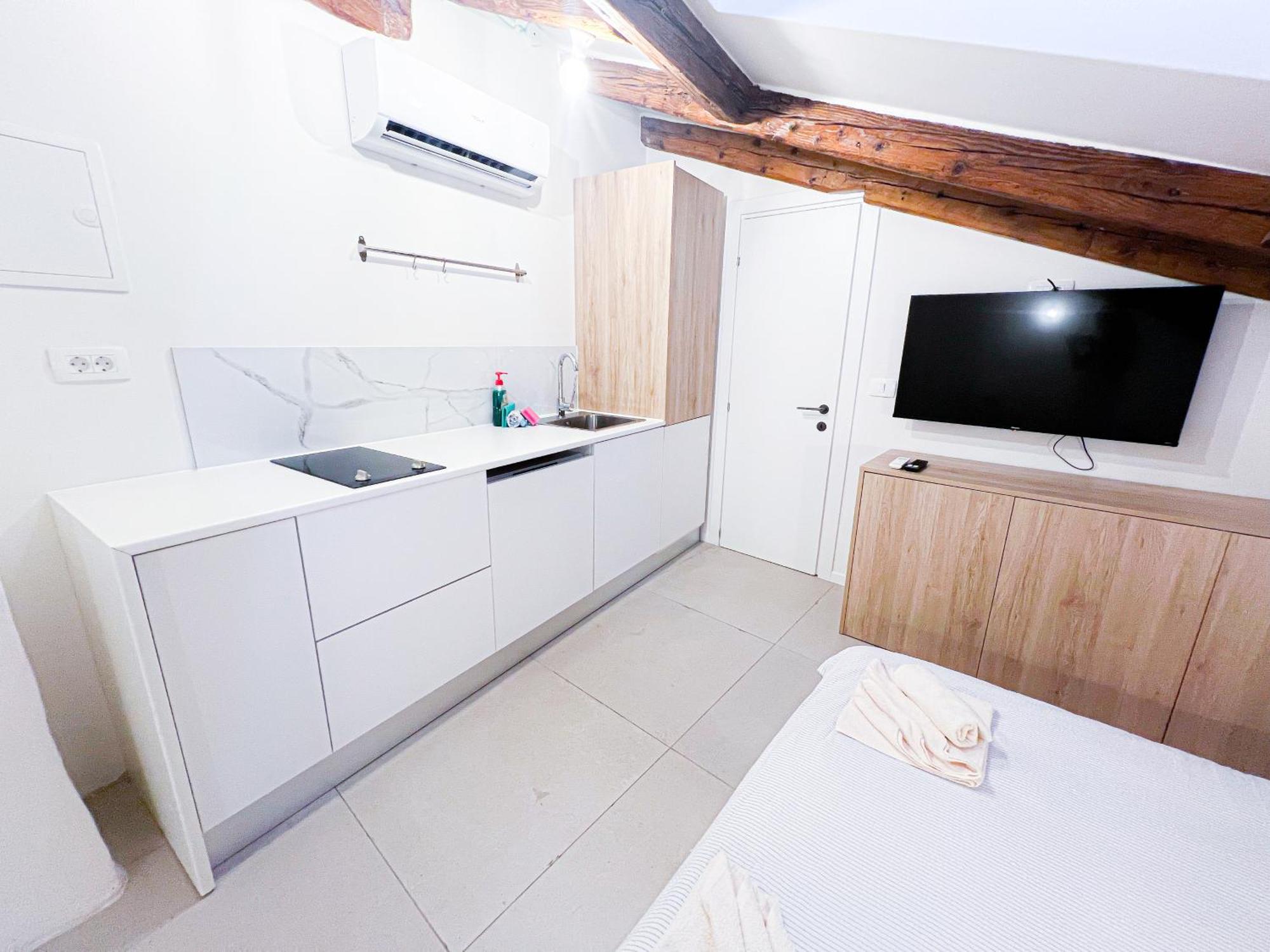 Damir Skomina Apartments Koper Buitenkant foto